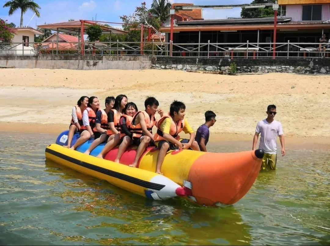Teluk Batik 17Paradisehome Private Pool Karaoke Snooker Bbq 15Pax Lumut Exterior foto